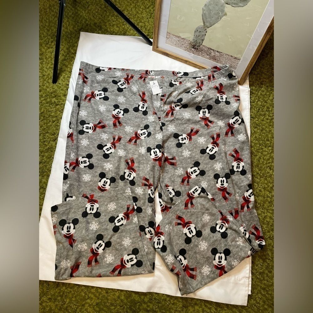 NWT Disney size 4X Mickey Mouse Christmas pajama pants